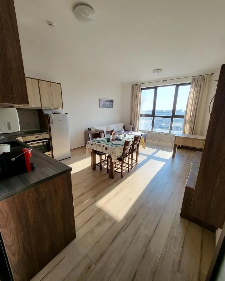 Apartment Lazur Flora Burgas